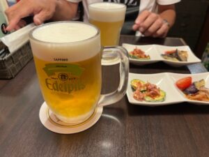 ライブ後に音楽仲間と楽しんだ一杯