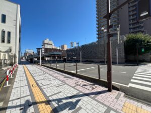 あきた芸術劇場ミルハス前の交差点周辺