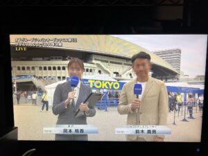 有明コロシアム前のWOWOWテニス中継TV画面